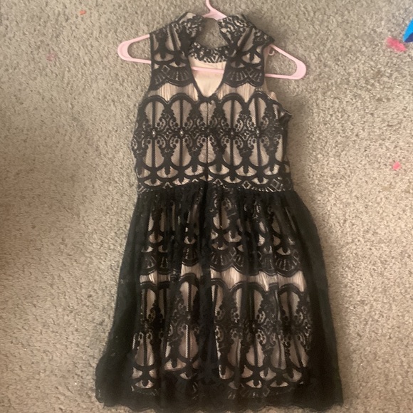 Miss Behave black lace dress with lining, size 16, - Picture 2 of 3